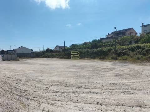 Venda de Armazém Industrial com Rentabilidade Imediata em Ermesinde.