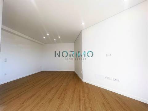 Apartamento T2 Totalmente Renovado - Frente Mar