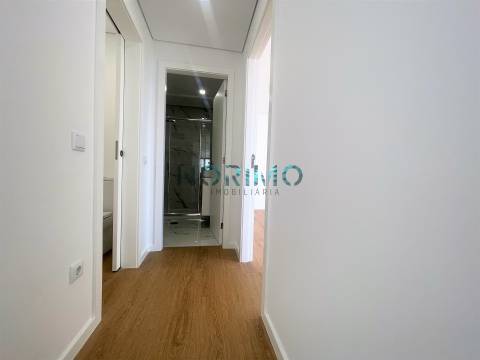 Apartamento T2 Totalmente Renovado - Frente Mar