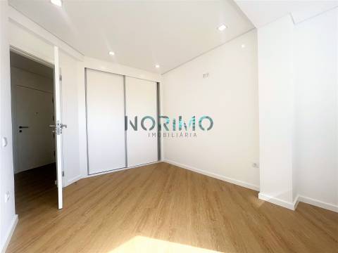 Apartamento T2 Totalmente Renovado - Frente Mar