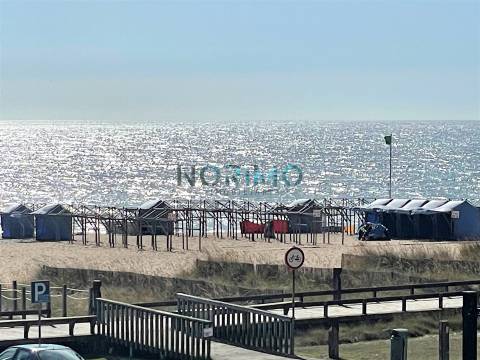 Apartamento T2 Totalmente Renovado - Frente Mar