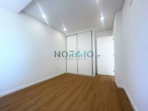 Apartamento T2 Totalmente Renovado - Frente Mar