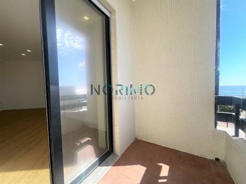 Apartamento T2 Totalmente Renovado - Frente Mar