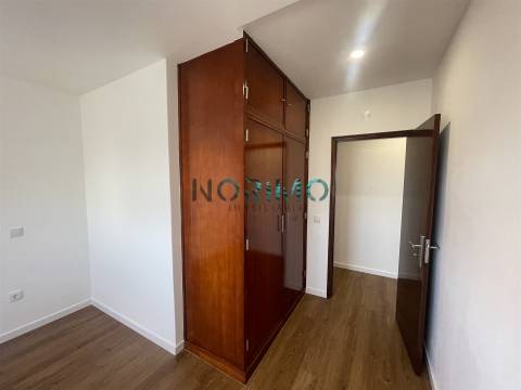 T2 Centro da Póvoa de Varzim com lugar de garagem e elevador 195.000€