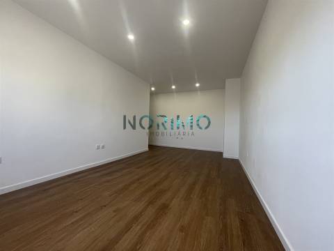 T2 Centro da Póvoa de Varzim com lugar de garagem e elevador 195.000€