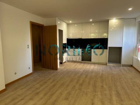 Apartamento T2 Venda em Ramalde,Porto