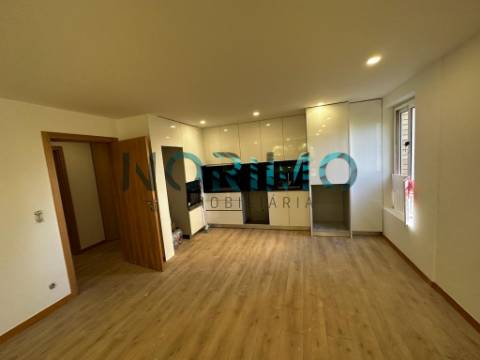 Apartamento T2 Venda em Ramalde,Porto