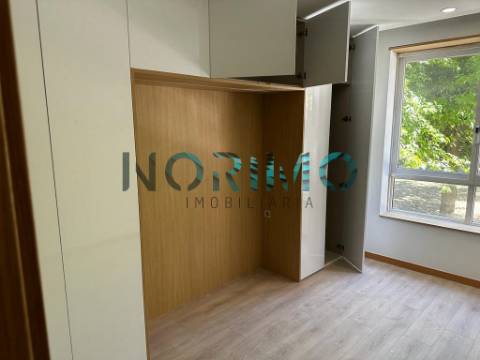 Apartamento T2 Venda em Ramalde,Porto