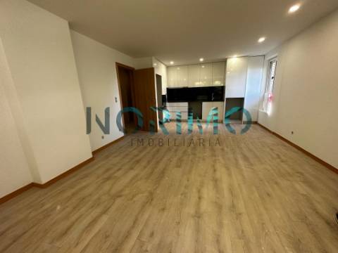 Apartamento T2 Venda em Ramalde,Porto