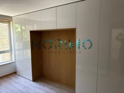 Apartamento T2 Venda em Ramalde,Porto