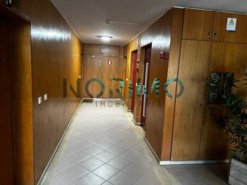 Apartamento T2 Venda em Ramalde,Porto