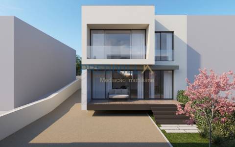 Moradia T4+1 Venda em Moreira,Maia