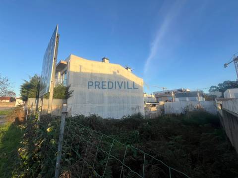 Moradia T4+1 Venda em Moreira,Maia