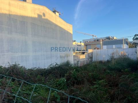 Moradia T4+1 Venda em Moreira,Maia