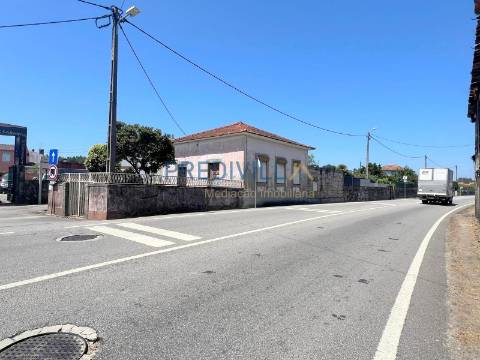 Moradia Devoluta T2 Venda em Castêlo da Maia,Maia