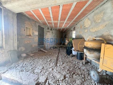 Moradia Devoluta T2 Venda em Castêlo da Maia,Maia