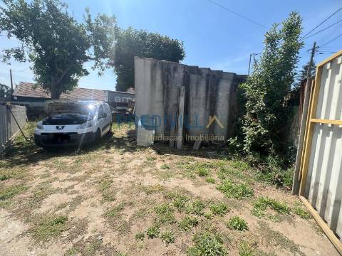 Moradia Devoluta T2 Venda em Castêlo da Maia,Maia