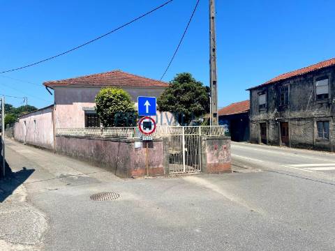 Moradia Devoluta T2 Venda em Castêlo da Maia,Maia