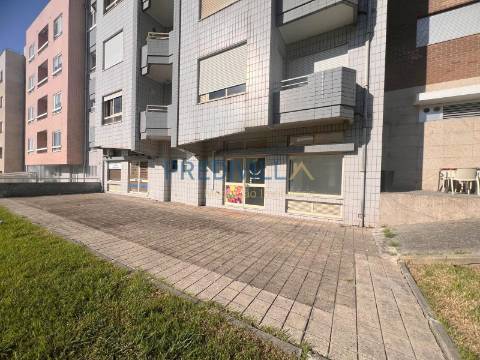 Loja  Arrendamento em Cidade da Maia,Maia