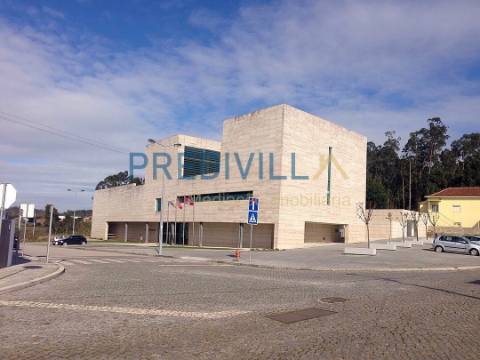 Moradia Geminada T3+1 Venda em Castêlo da Maia,Maia