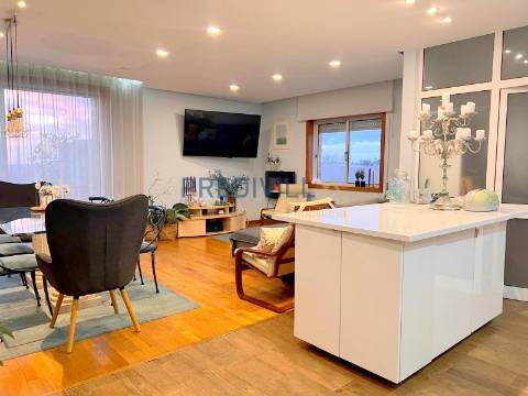 Apartamento T3 Venda em Nogueira e Silva Escura,Maia