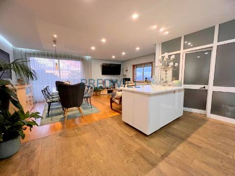 Apartamento T3 Venda em Nogueira e Silva Escura,Maia