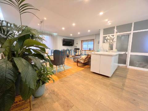 Apartamento T3 Venda em Nogueira e Silva Escura,Maia