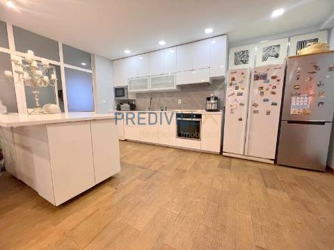 Apartamento T3 Venda em Nogueira e Silva Escura,Maia