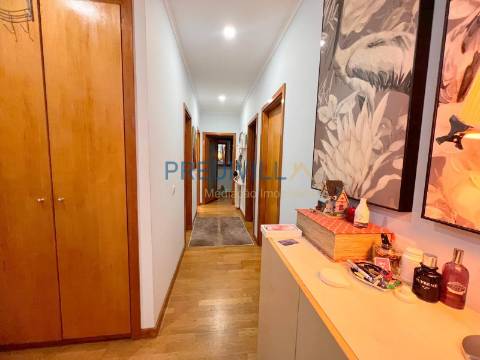Apartamento T3 Venda em Nogueira e Silva Escura,Maia