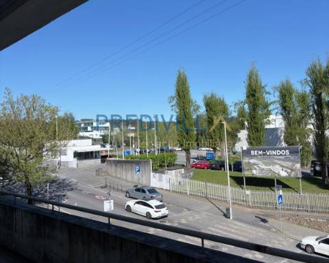 Loja T0 Venda em Castêlo da Maia,Maia