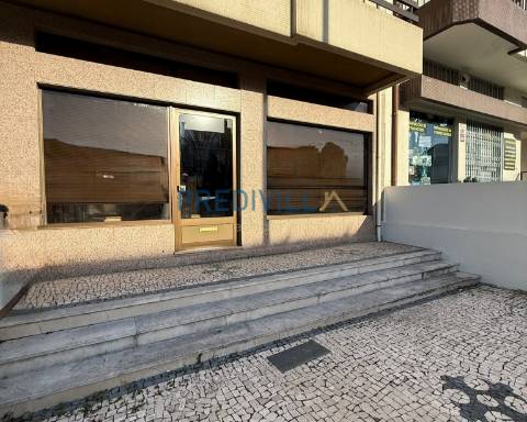 Loja  Venda em Cidade da Maia,Maia