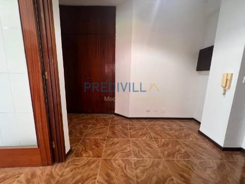 Apartamento T1 Venda em Moreira,Maia