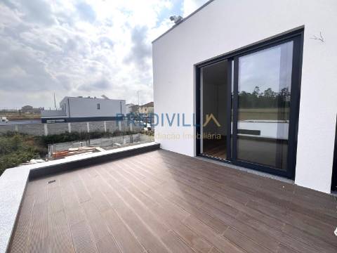 Moradia Geminada T4 Venda em Vilar e Mosteiró,Vila do Conde