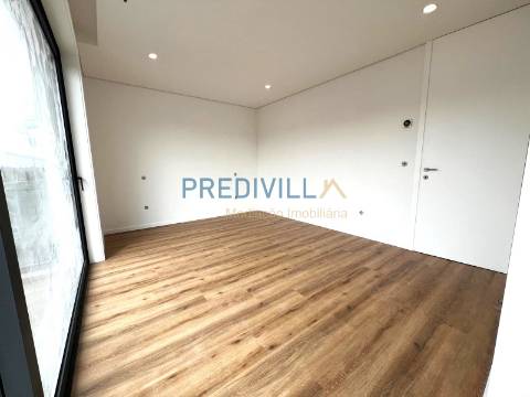 Moradia Geminada T4 Venda em Vilar e Mosteiró,Vila do Conde