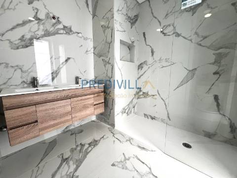 Moradia Geminada T4 Venda em Vilar e Mosteiró,Vila do Conde
