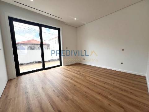 Moradia Geminada T4 Venda em Vilar e Mosteiró,Vila do Conde