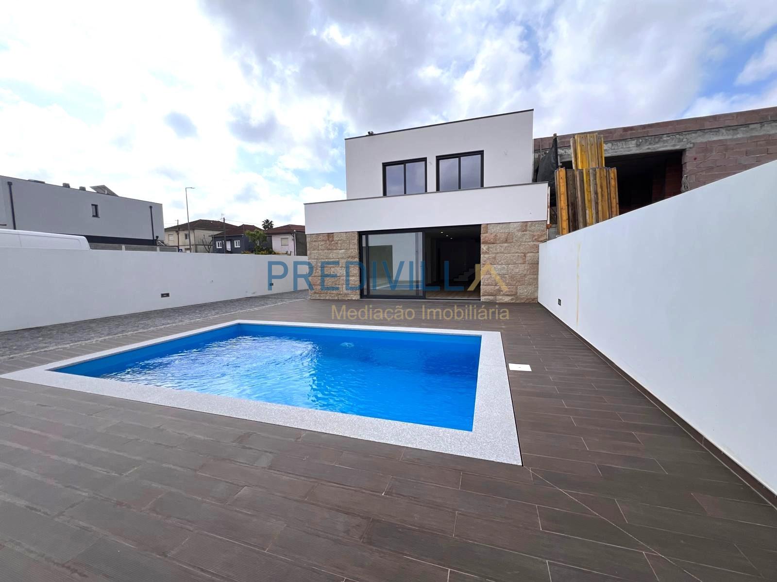 Moradia Geminada T4 Venda em Vilar e Mosteiró,Vila do Conde