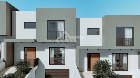 Moradia em Banda T3 nova