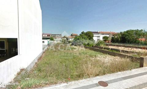 Terreno para construção com 400 m2 e cerca de 10 m de frente na Torreira
