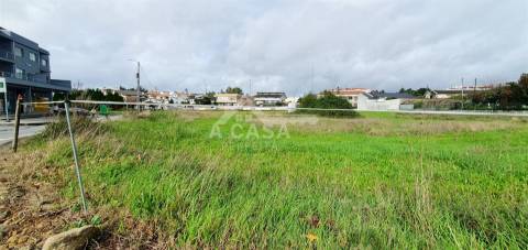 Terreno para construção de 5615 m2 de 3 frentes em São Roque