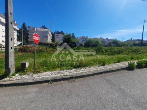 Terreno para construção de 587 m2 em Maceira de Sarnes