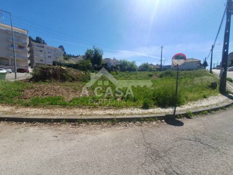 Terreno para construção de 587 m2 em Maceira de Sarnes