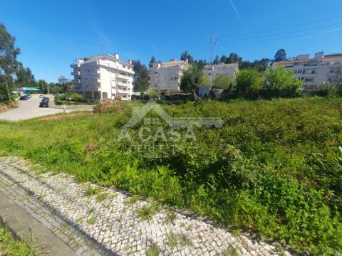 Terreno para construção de 587 m2 em Maceira de Sarnes