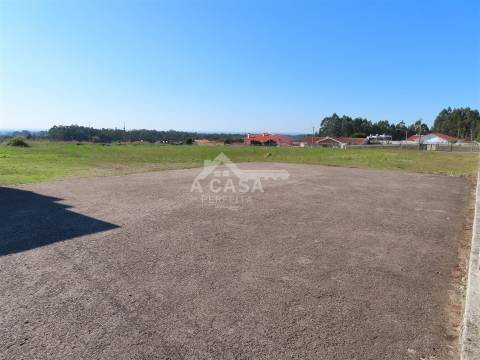 Armazém com 2.790 m2 para venda ou possibilidade de arrendamento em São Miguel do Souto