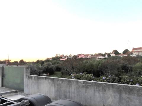 Terreno com viabilidade de construção com 1900 m2 e 15 m de frente em Guetim