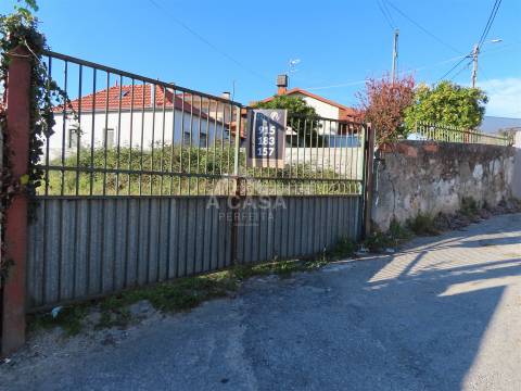 Terreno para construção com 810 m2 e de 10 m de frente em São Miguel do Souto