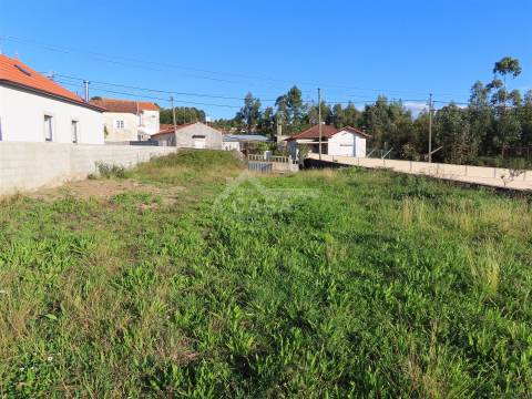 Terreno para construção com 810 m2 e de 10 m de frente em São Miguel do Souto