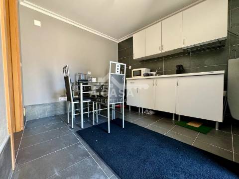 Moradia em Banda T1 totalmente restaurada em Celorico da Beira