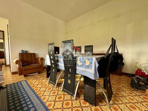 Moradia isolada térrea T3 com terreno no Bunheiro