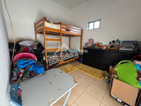 Moradia isolada térrea T3 com terreno no Bunheiro